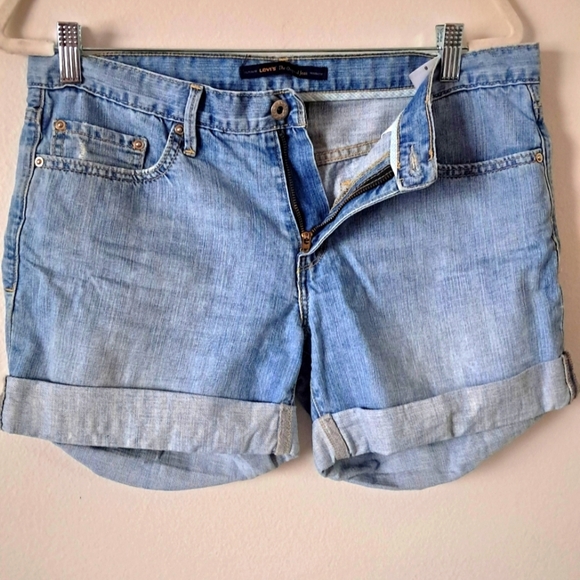 Levi's Women's Light Blue Denim Shorts - Picture 1 of 8